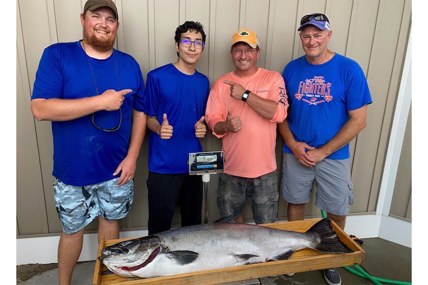 Read more about the article Monster Michigan Chinook Salmon Breaks State Record